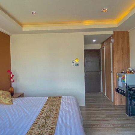 Plearnwan Deluxe Mansion Hotel Bangkok Bagian luar foto