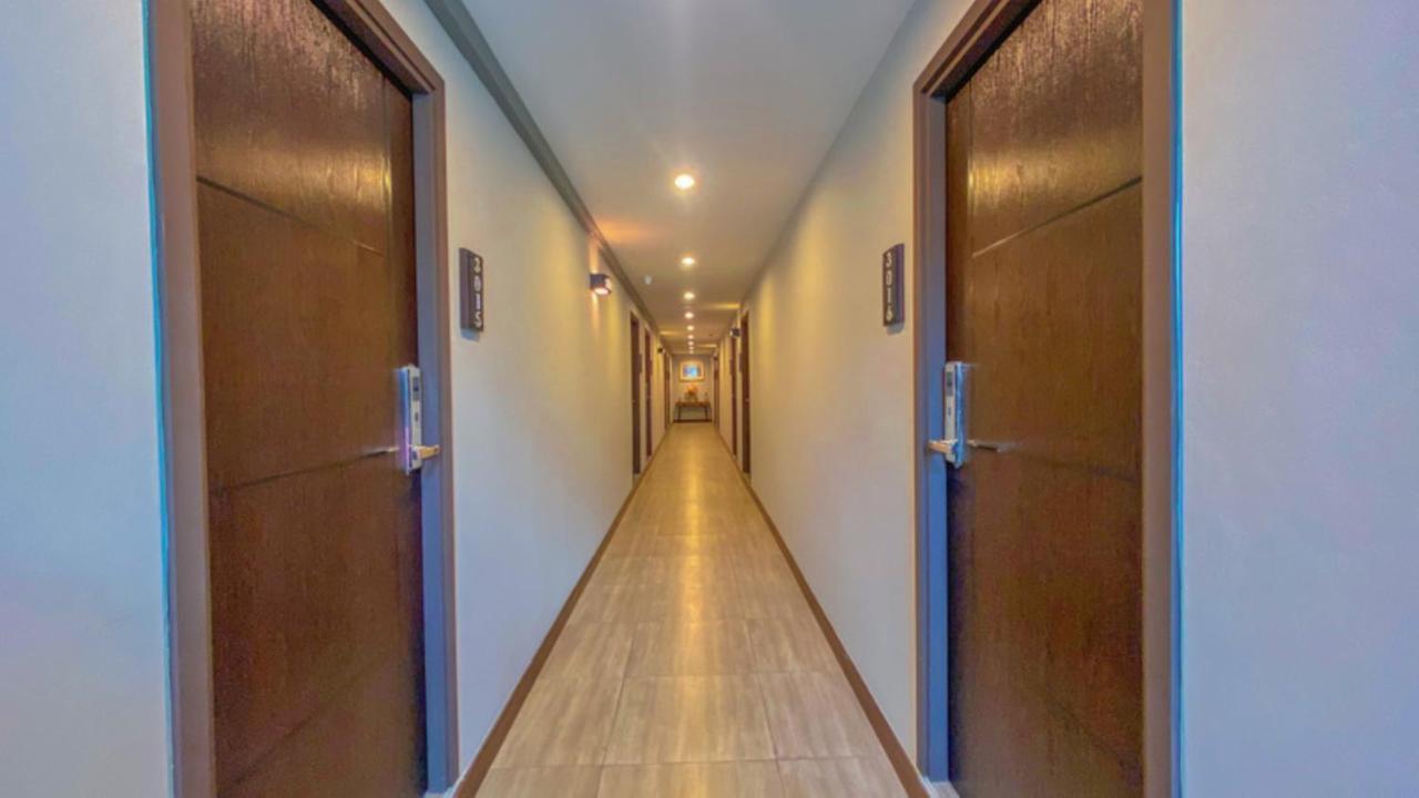 Plearnwan Deluxe Mansion Hotel Bangkok Bagian luar foto